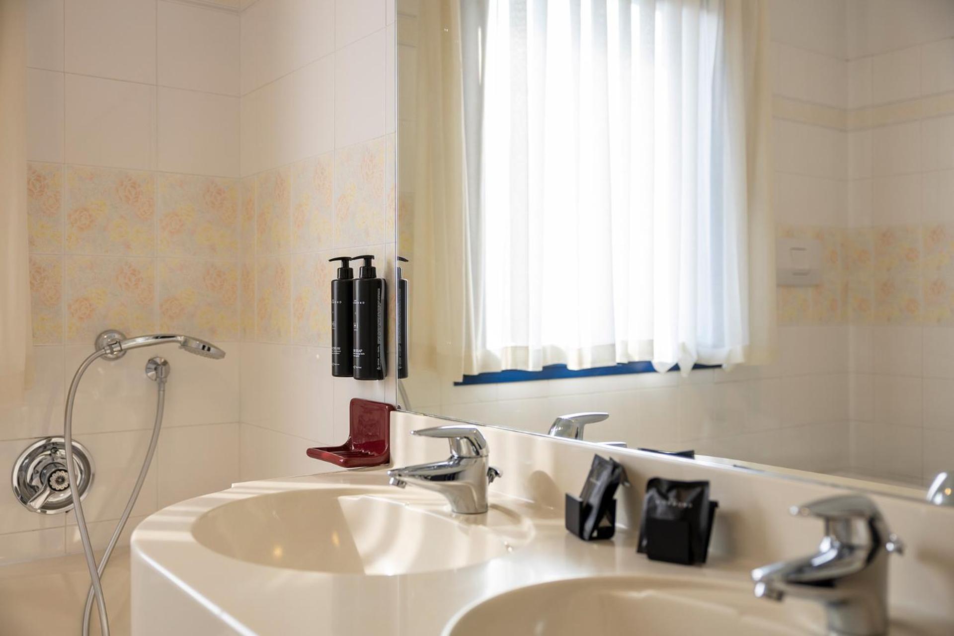 Hotel Hi Riva del Garda